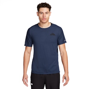 Main image showing a product in the gallery