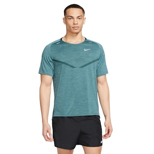 Main image showing a product in the gallery