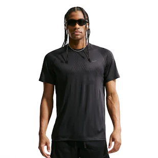 Main image showing a product in the gallery