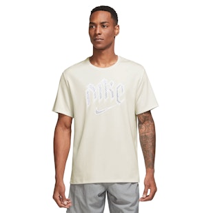 Main image showing a product in the gallery