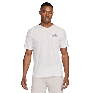 Main image showing a product in the gallery