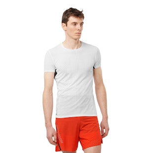 Main image showing a product in the gallery