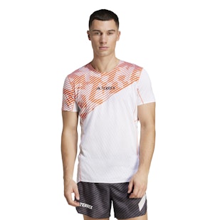 Main image showing a product in the gallery