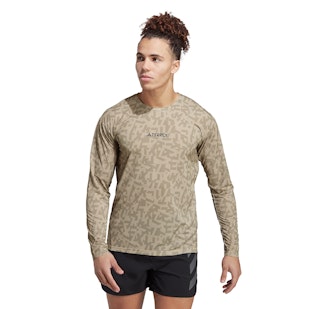 Main image showing a product in the gallery