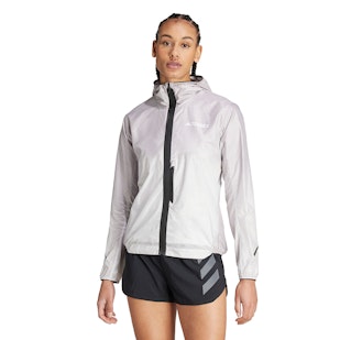 Main image showing a product in the gallery