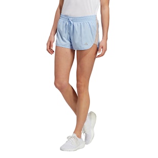 Main image showing a product in the gallery