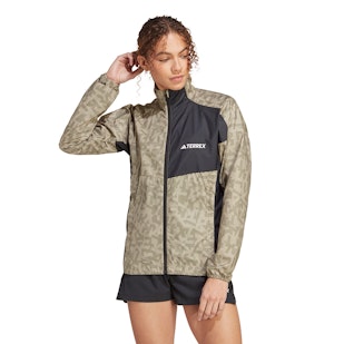 Main image showing a product in the gallery