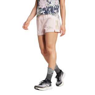 Main image showing a product in the gallery