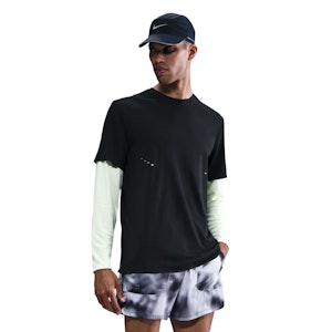 Nike Run Pinnacle Dri-FIT ADV T-shirt Heren Nike Run Pinnacle Dri-FIT ADV T-shirt Heren