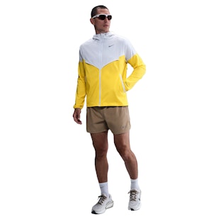 Main image showing a product in the gallery