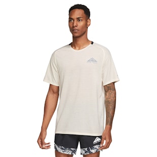 Main image showing a product in the gallery