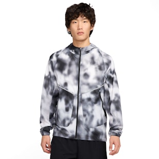 Main image showing a product in the gallery