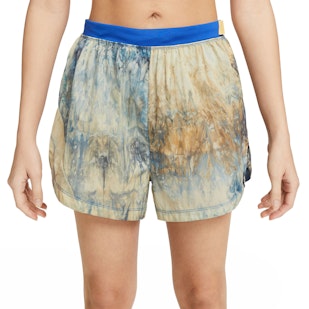 Main image showing a product in the gallery